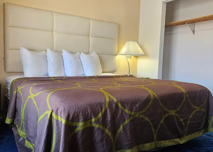 Super 8 By Wyndham Denver Central